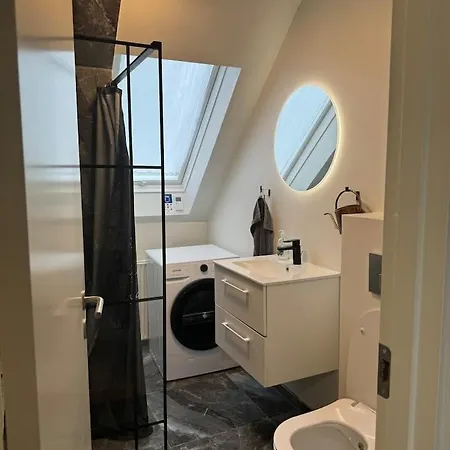 Villa Charming House For 11 Persons In With Luxury Rooftop Deck & Free Parking *