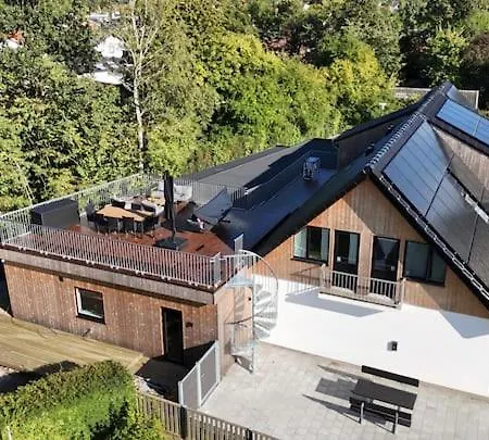 Charming House For 11 Persons In With Luxury Rooftop Deck & Free Parking Villa