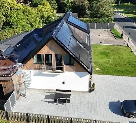 Charming House For 11 Persons In With Luxury Rooftop Deck & Free Parking Villa Odense
