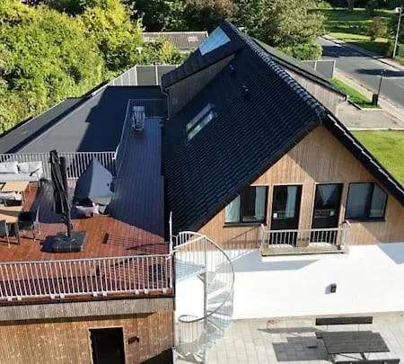 Charming House For 11 Persons In With Luxury Rooftop Deck & Free Parking Odense