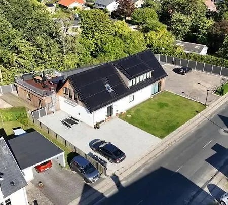 Villa Charming House For 11 Persons In With Luxury Rooftop Deck & Free Parking Odense
