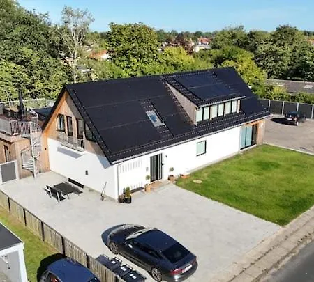 Charming House For 11 Persons In With Luxury Rooftop Deck & Free Parking Odense