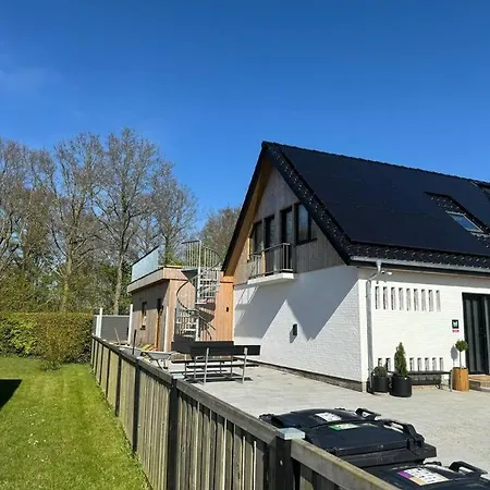 Charming House For 11 Persons In With Luxury Rooftop Deck & Free Parking Odense