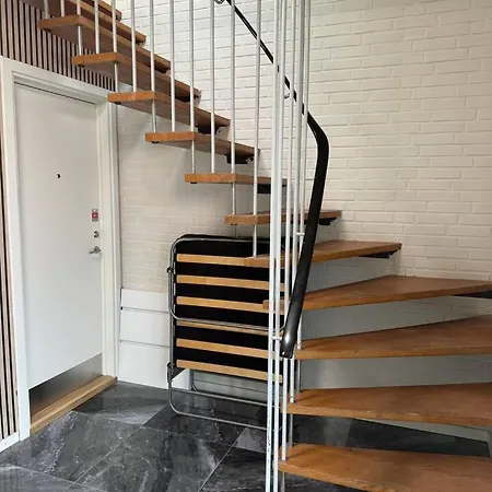 Charming House For 11 Persons In With Luxury Rooftop Deck & Free Parking Villa