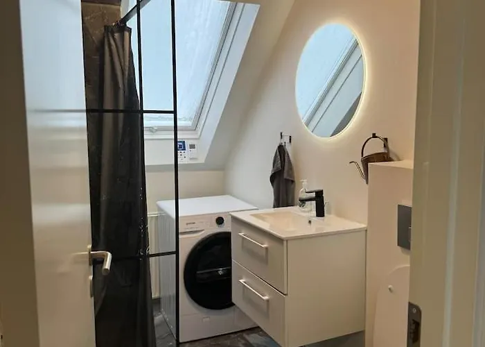 Villa Charming House For 11 Persons In With Luxury Rooftop Deck & Free Parking *