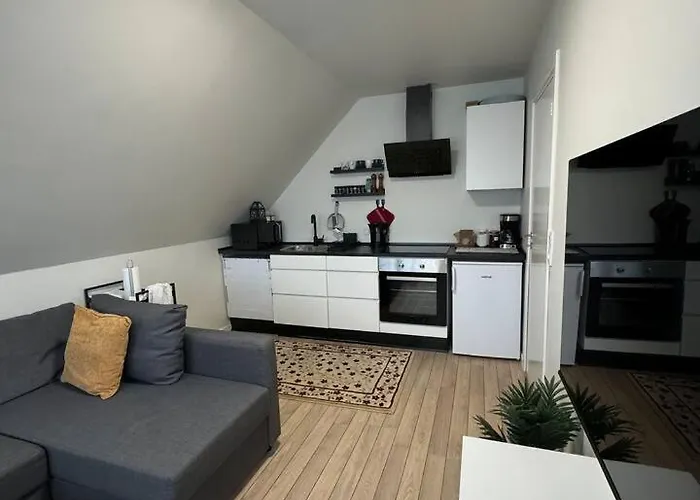 Charming House For 11 Persons In With Luxury Rooftop Deck & Free Parking Villa