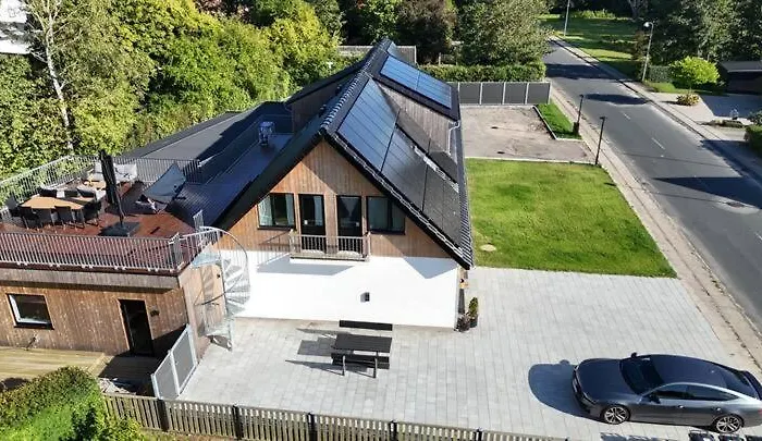 Charming House For 11 Persons In With Luxury Rooftop Deck & Free Parking Villa Odense